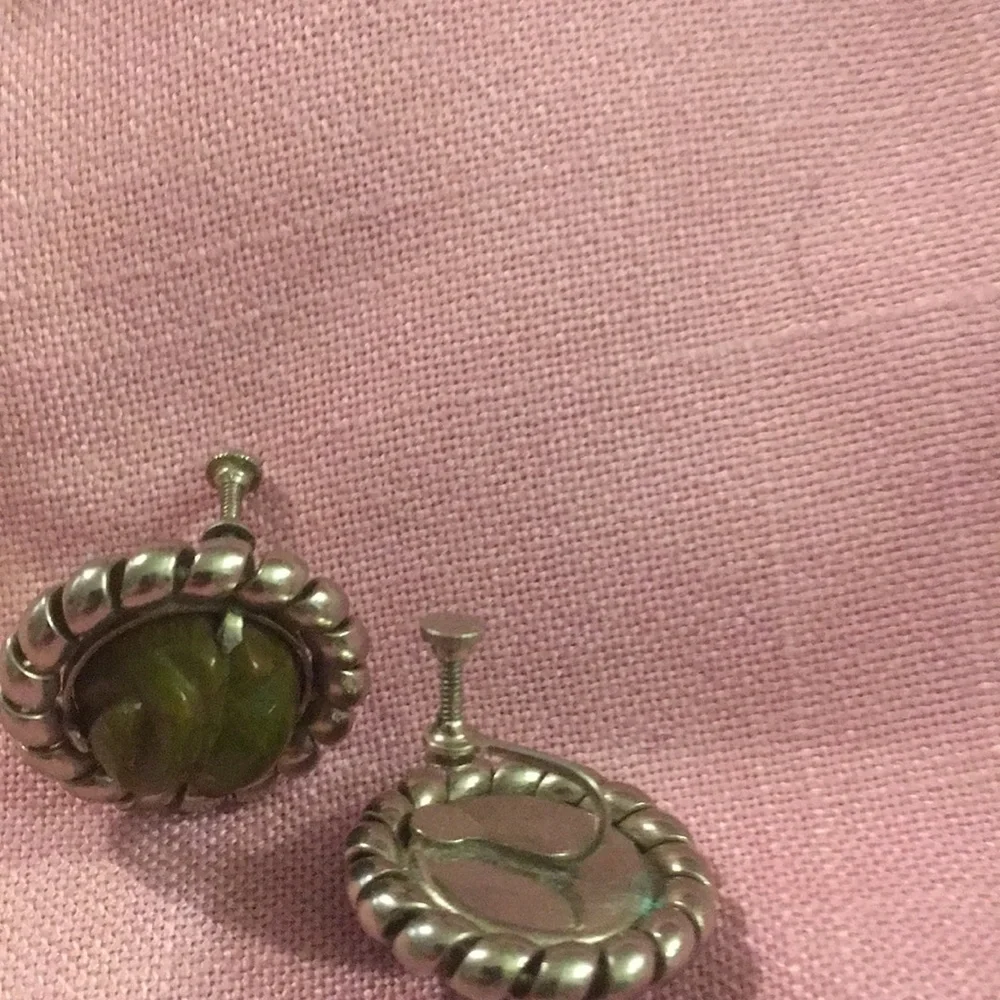 Vintage Clip on earrings (Z)